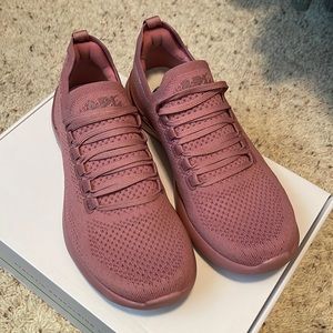 APL Techloom Breeze—Red Wine Size 6.5